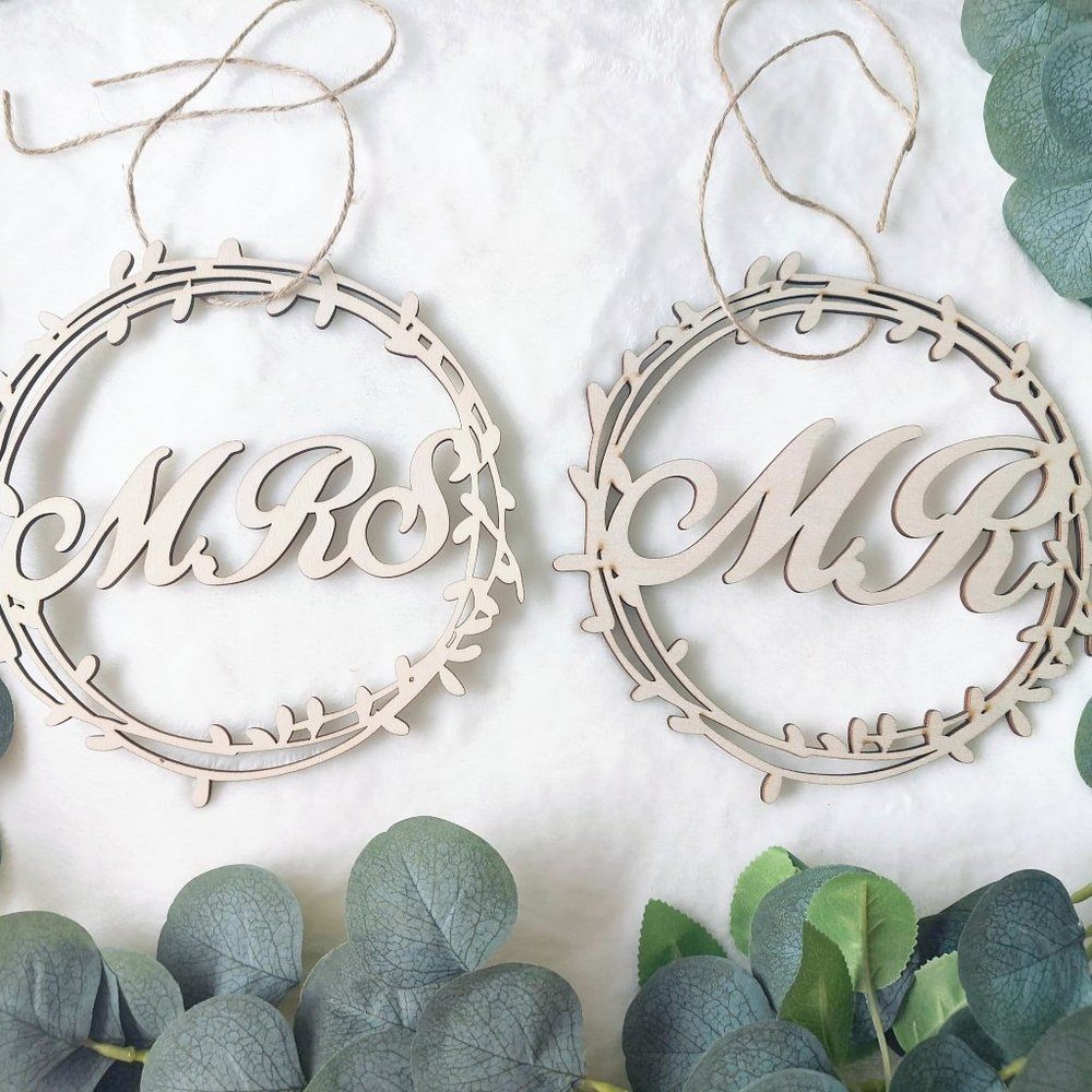 Mr. & Mrs. Signs - Wedding Chairs Decor